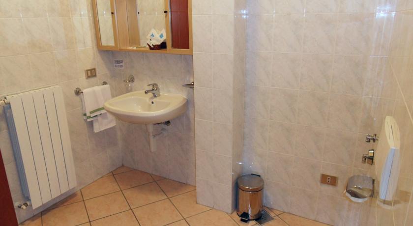Casa Vacanze Touring Verbania Luaran gambar