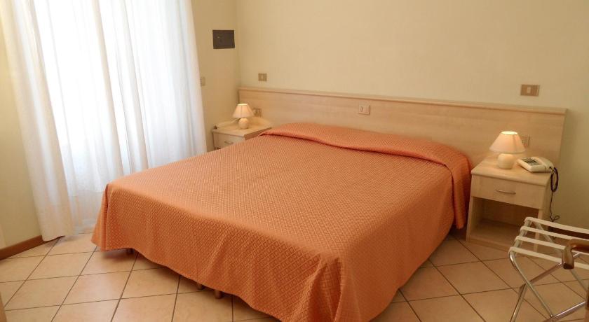 Casa Vacanze Touring Verbania Bilik gambar